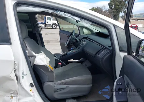 2013 Toyota Prius Two z USA, uszkodzony, nr VIN JTDKN3DU2D0338160